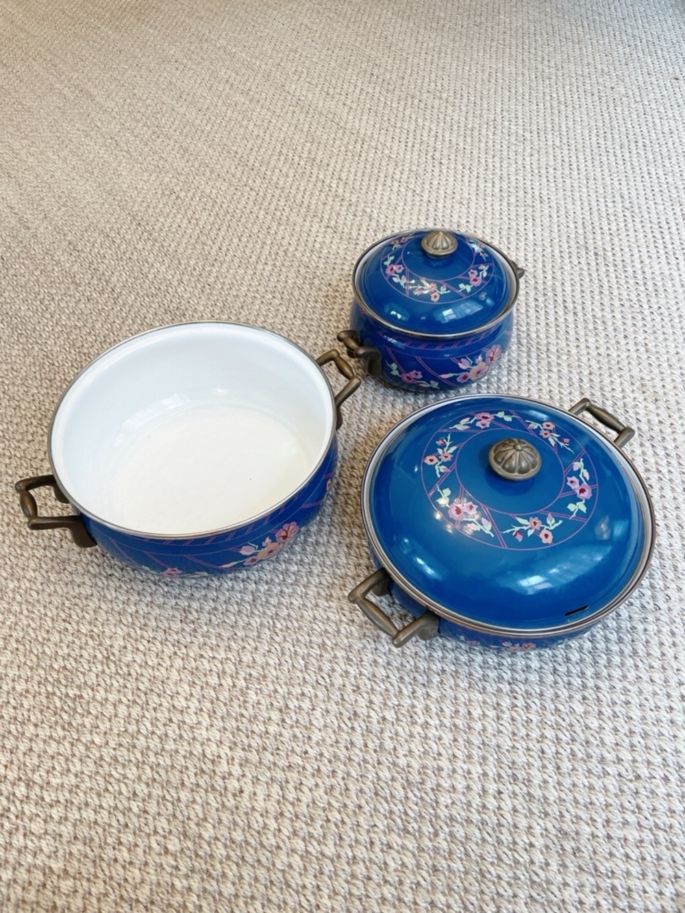 Vintage Sarma Studios Floral Enamel Cookware Set Blue Pots 3pc 2x 10” & 8” w lid - Picture 2 of 16
